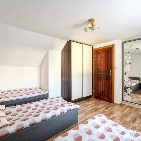 Na Zloncu Apartman Ratulow